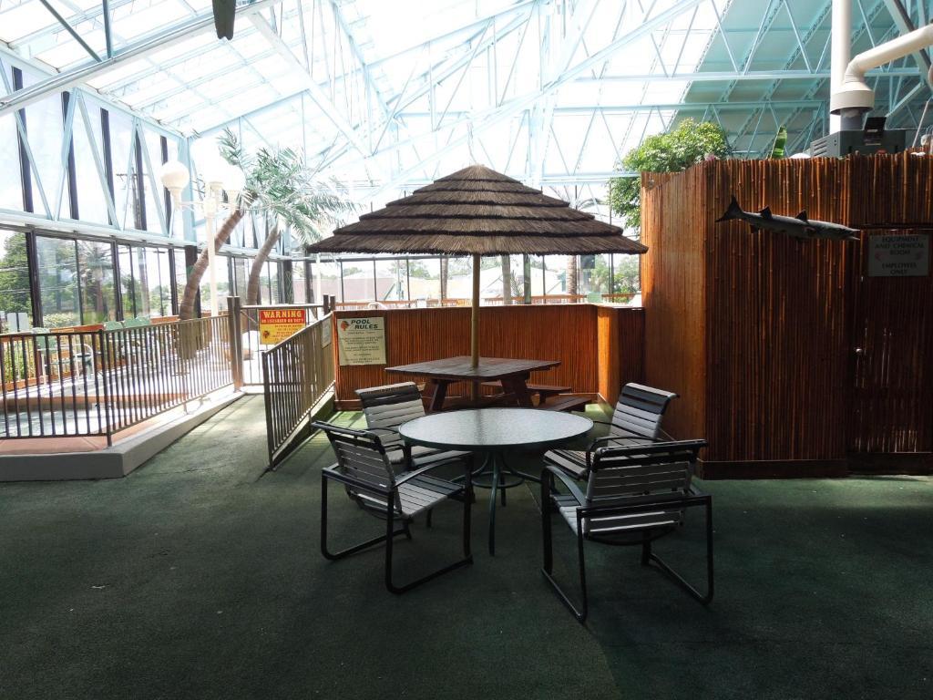 Wildwood Inn Флоренция Экстерьер фото